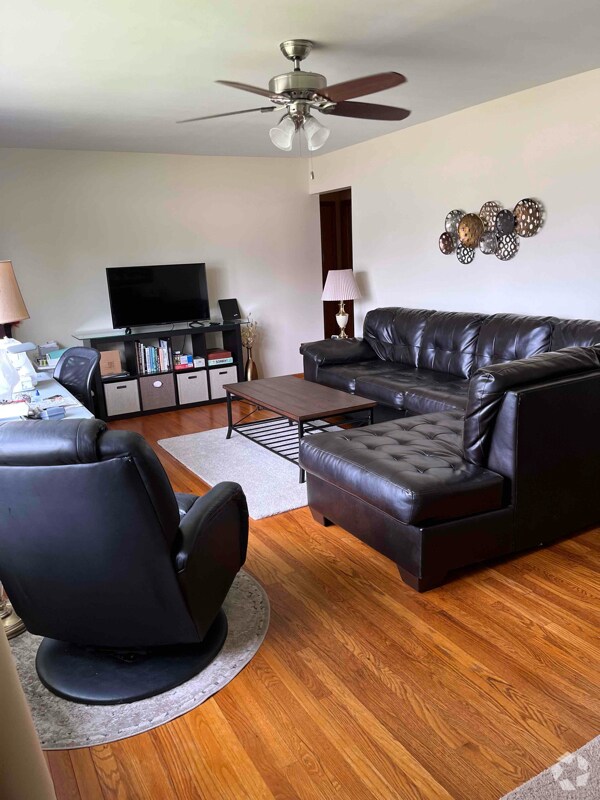 Apartments For Rent in Murphysboro IL with Hardwood Floors 1 Rentals