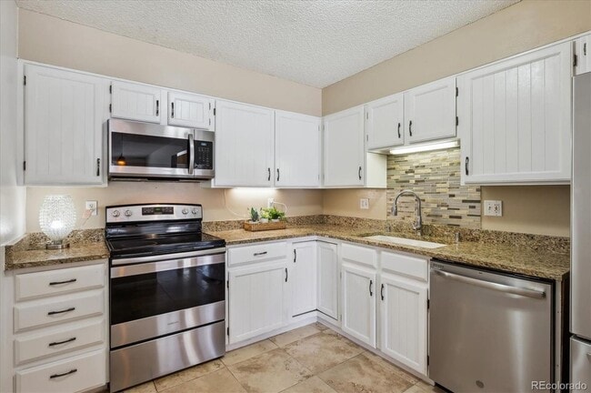 Foto del edificio - Spacious 2BD, 2BA Condo with Bonus Flex Room