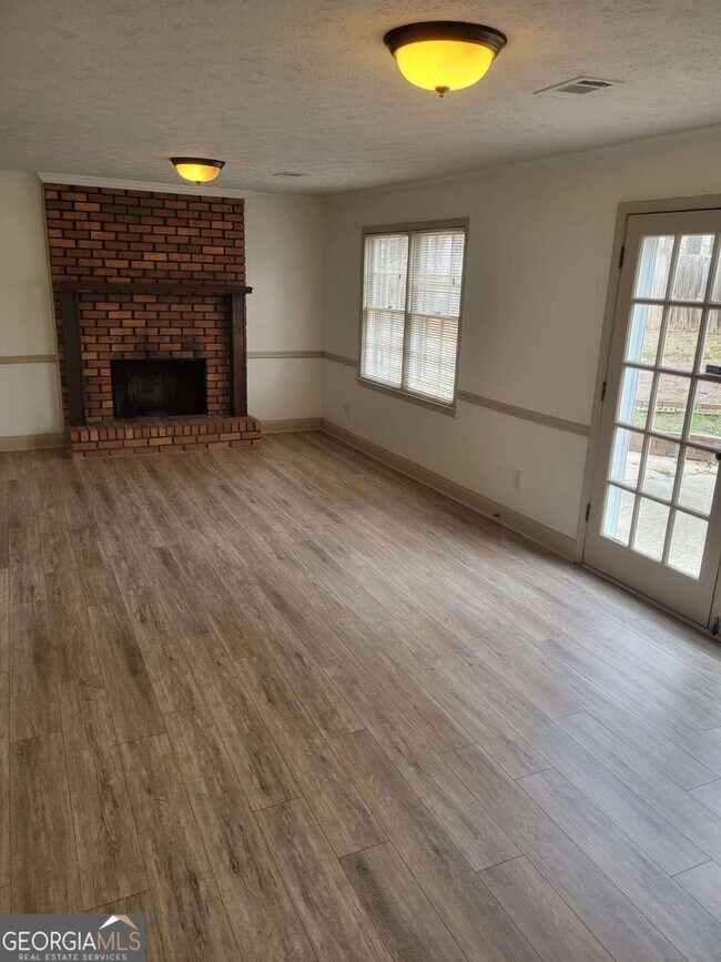Foto del edificio - 3717 Leisure Ct