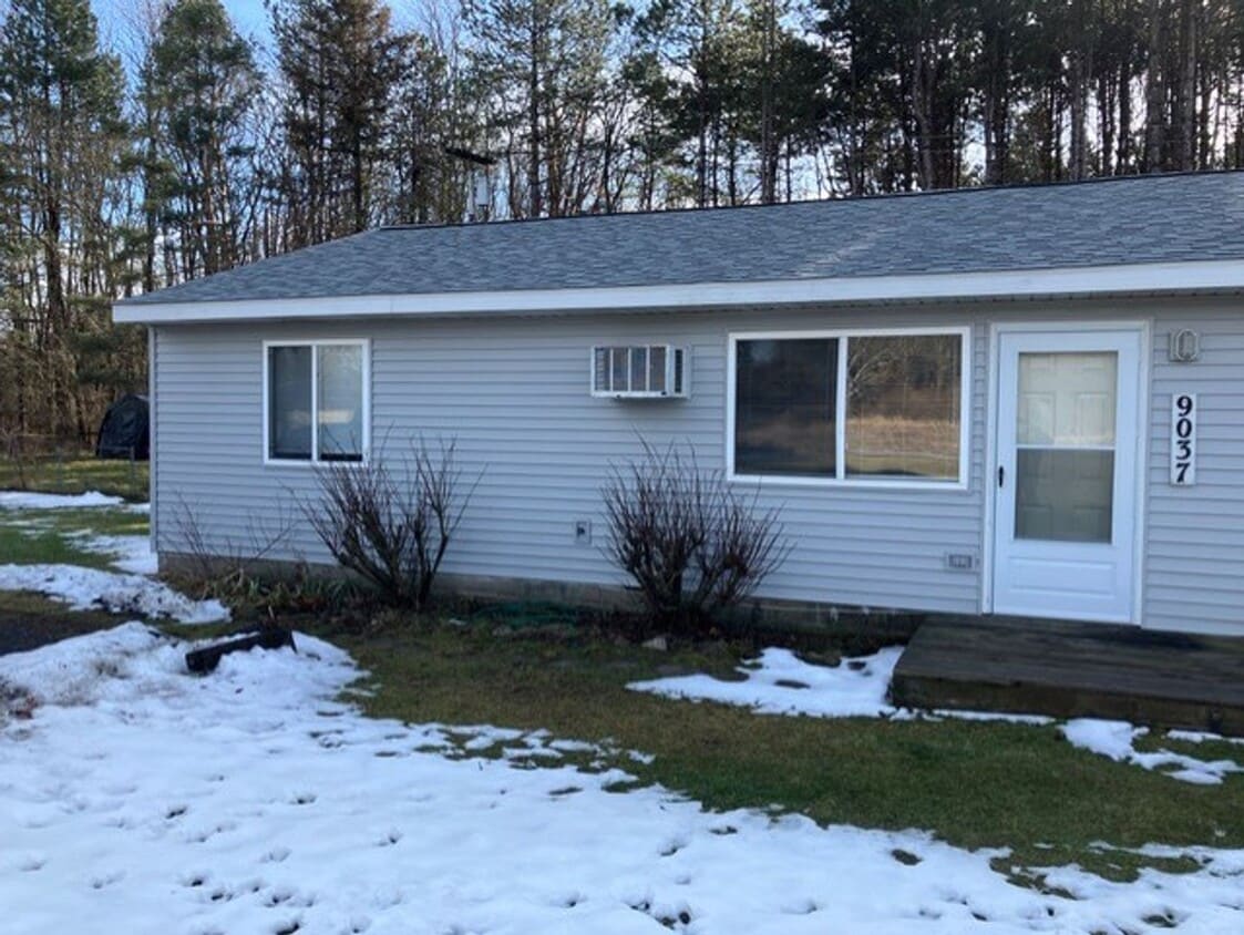 RANCH STYLE 2 BEDROOM DUPLEX FOR LEASE - RANCH STYLE 2 BEDROOM DUPLEX FOR LEASE