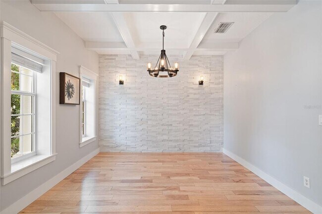 Foto del edificio - 5362 Chatas Ln