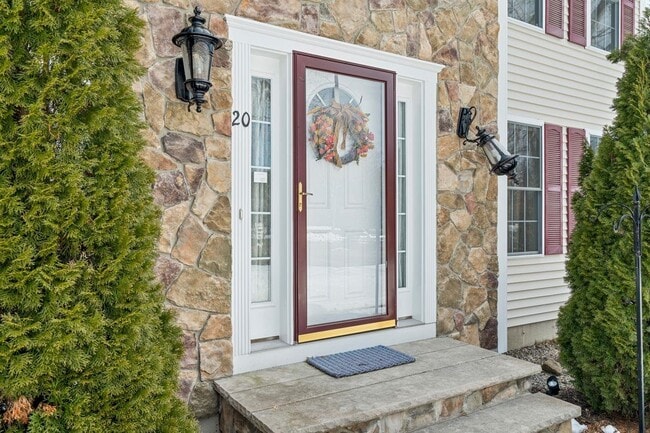 Building Photo - 20 Ordway Ln