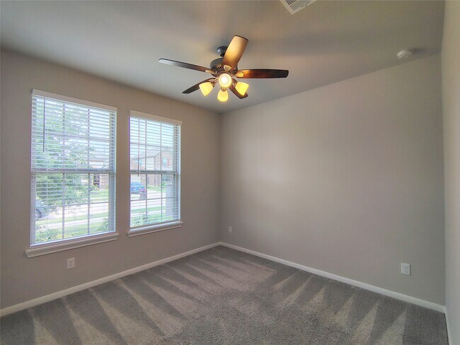 Foto del edificio - 9822 Willow Crown Ln