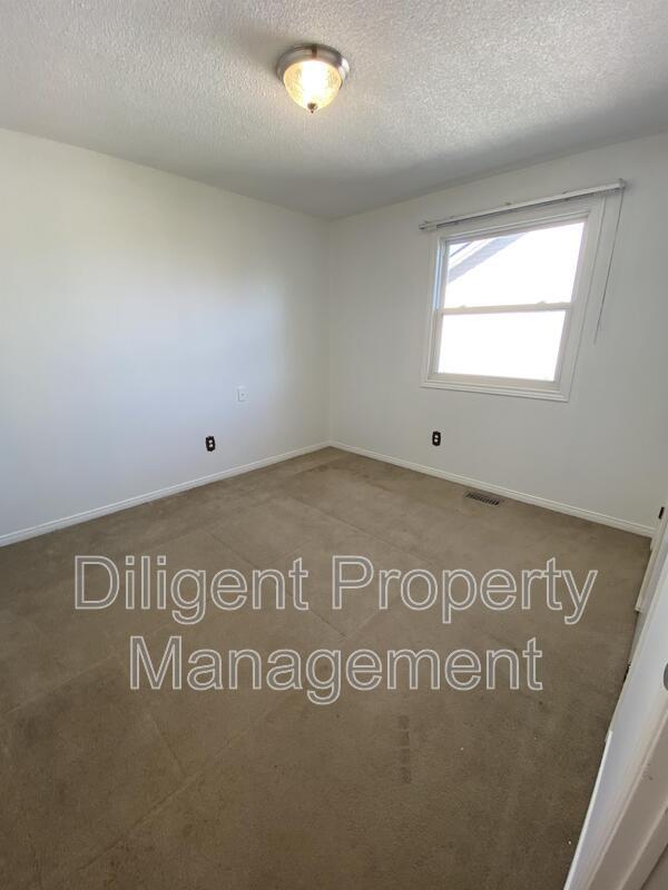 Building Photo - 1103 Huntington Cir