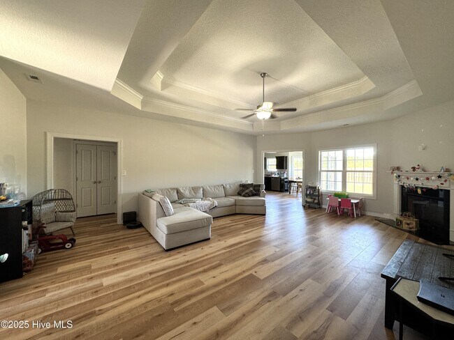 Foto del edificio - 461 Worsley Wy