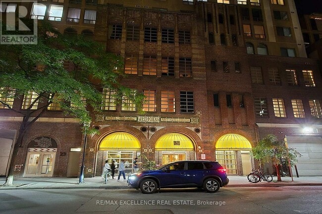 Building Photo - 25-825 Grenville St