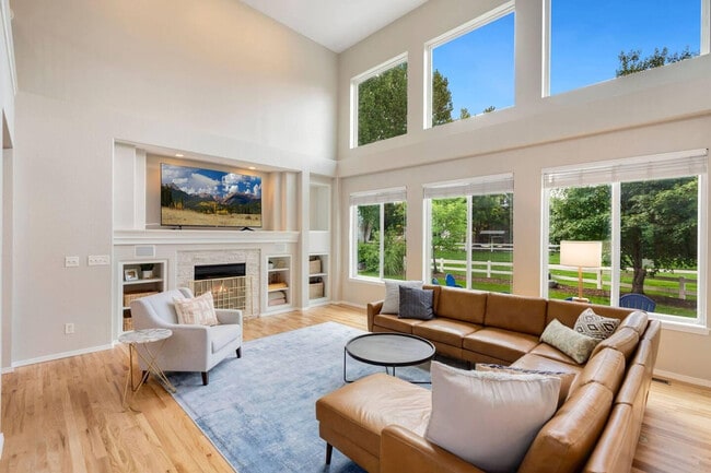 Foto del edificio - 6315 Clymer Cir