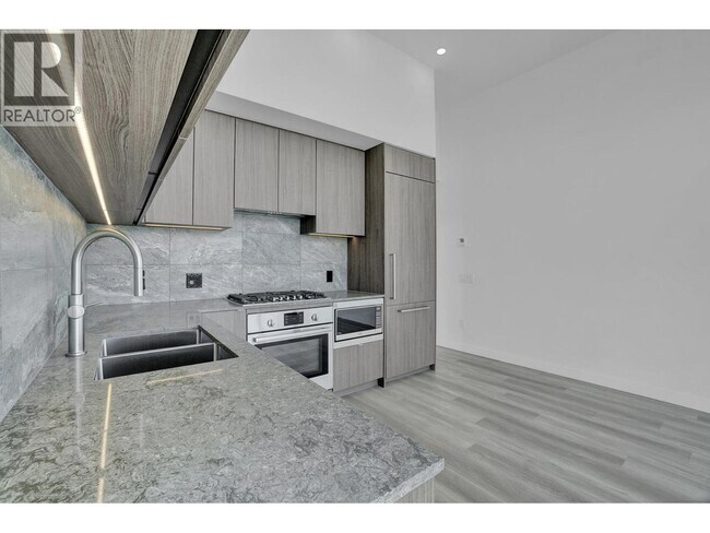 Photo du bâtiment - 626-2626 Claremont St