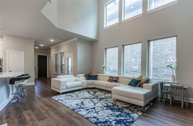 Building Photo - 6861 Colonnade Dr