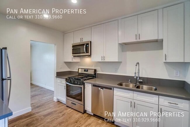 Foto del edificio - 447 1/2 W 4th St-A