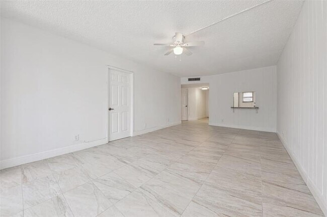 Foto del edificio - 4501 NE 21st Ave