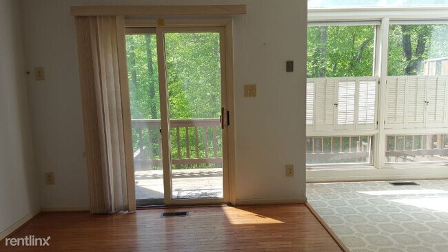 Building Photo - 3 br, 4 bath Townhome - 14309 rich branch dr