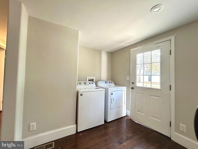 Foto del edificio - 2730 Old Cedar Grove Rd