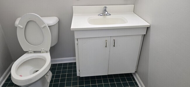 Foto del edificio - 910 E Old Willow Rd