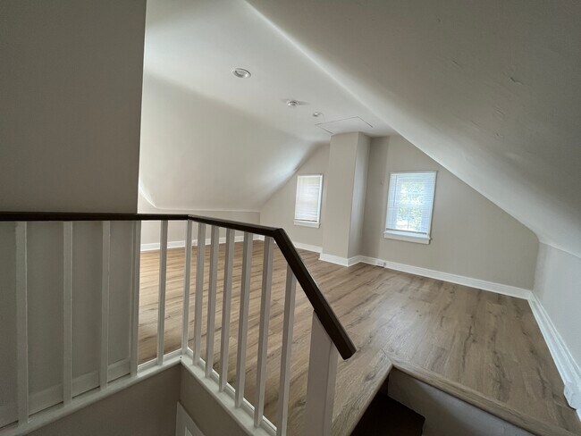 bonus room-loft - 7818 Old York Rd