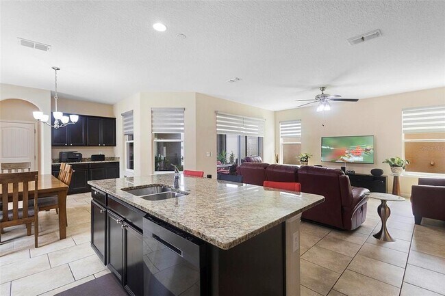 Foto del edificio - 2136 J Lawson Blvd