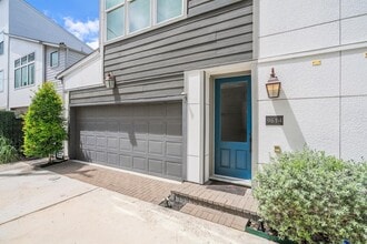 Building Photo - 9614 Riddlewood Ln