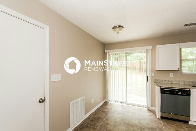 Foto del edificio - 4 Bedroom Pet-Friendly Home in Lithonia, G...