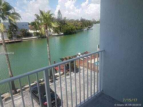 Foto del edificio - 80 S Shore Dr