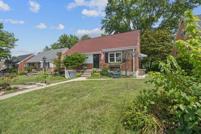 Building Photo - Delhi Township- Cute Single Family 4 bed, ...