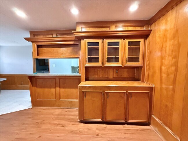 Building Photo - 9002 Sabastian Dr