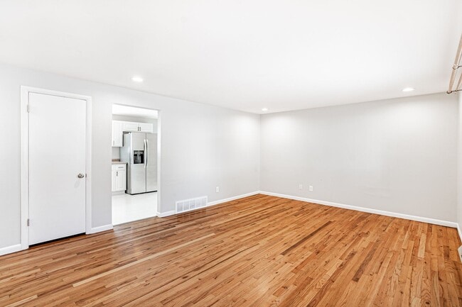 Building Photo - Charming 3BD, 2BA Arvada Home with 2-Car Garage and Yard