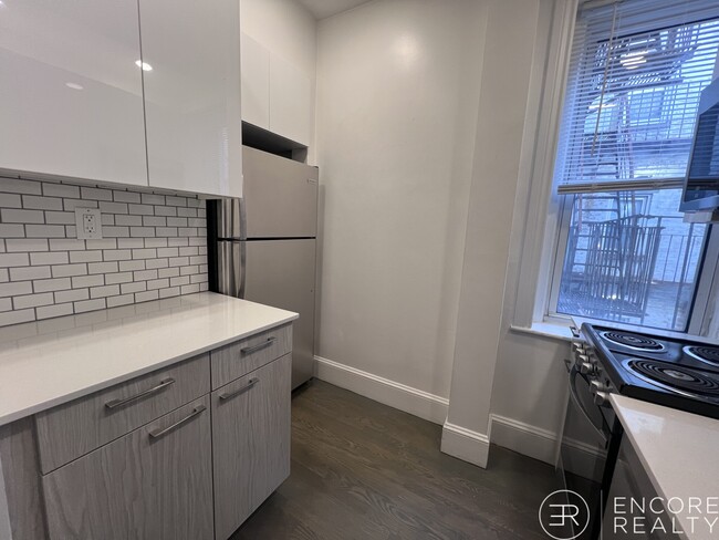 Foto del edificio - 111 Park Dr