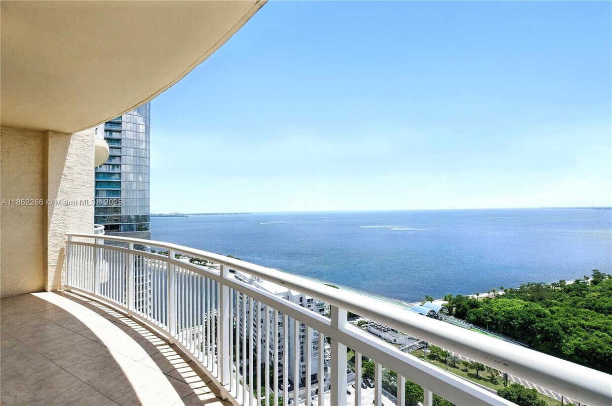 Primary Photo - 2475 Brickell Ave