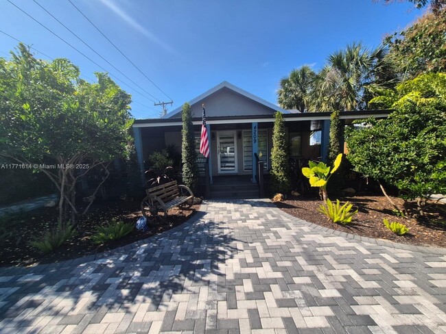 Building Photo - 4209 N Flagler Dr