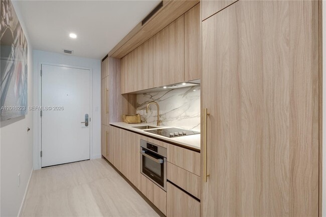 Foto del edificio - 77 SE 5th St