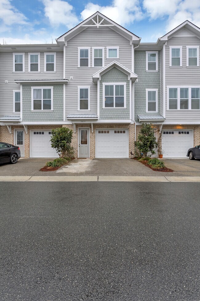 Foto del edificio - 3651 Watch Hill Way