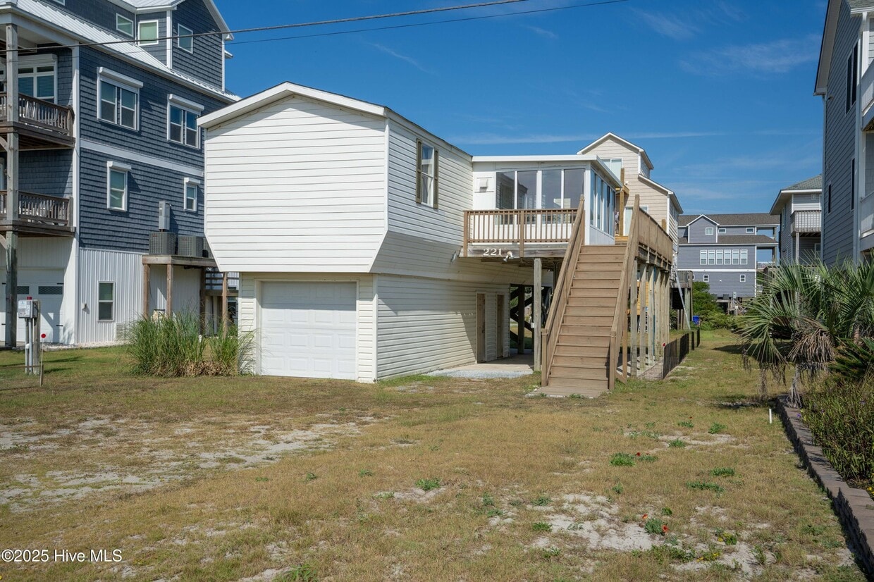 Primary Photo - 221 Topsail Rd