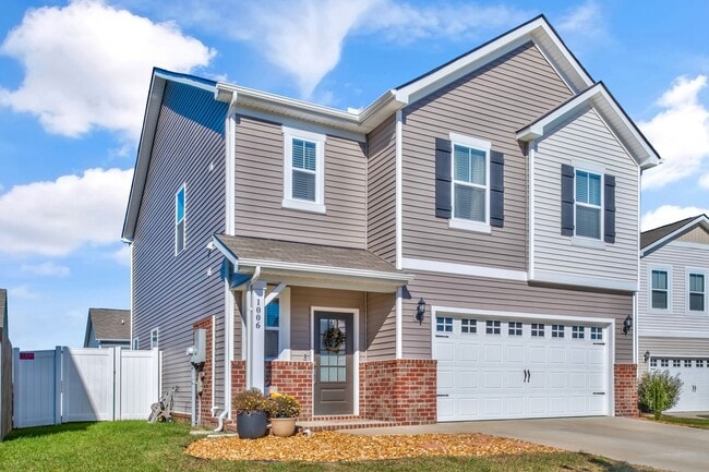 Foto del edificio - 1006 Baltusrol Ln