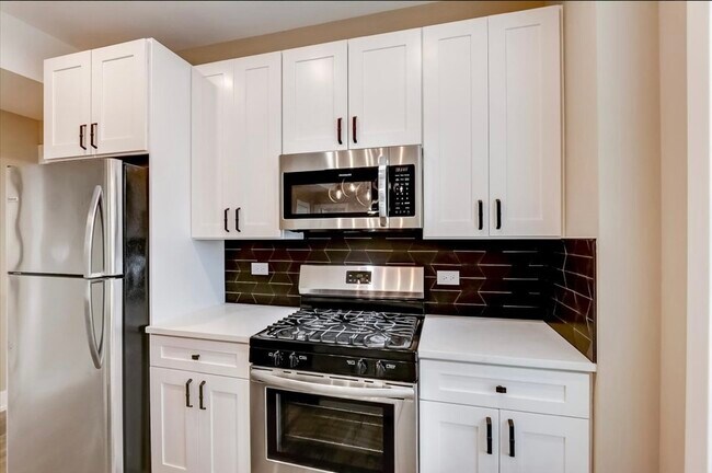 Foto del edificio - 3001 N Sawyer Ave