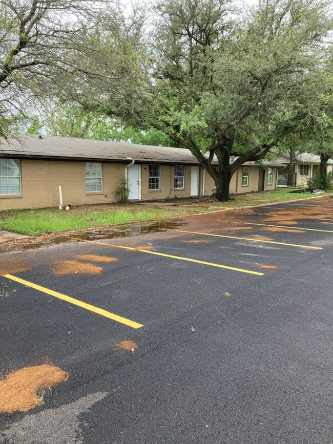 Building Photo - Canton TX Apartments