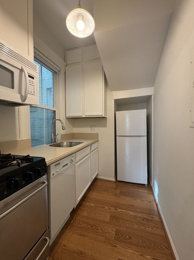 Building Photo - Centrally Located 1BR/1BA in Georgetown