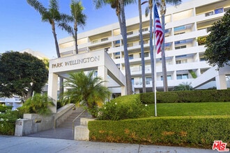 Building Photo - 1131 Alta Loma Rd