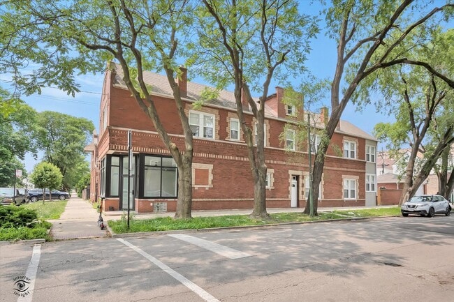 Building Photo - 3000 W 40th St