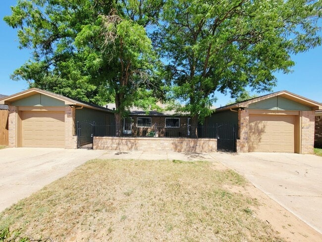 Building Photo - 618 N Elkhart Ave
