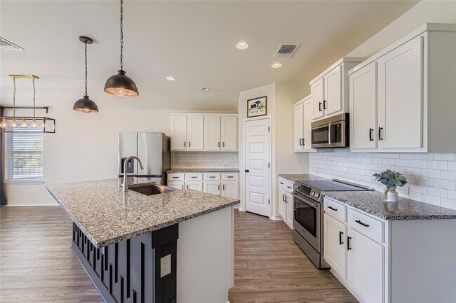 Foto del edificio - 17205 Adoro Dr