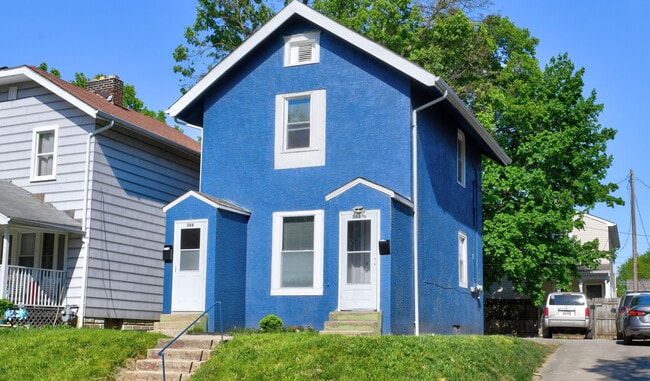 Building Photo - 366 Wrexham Ave