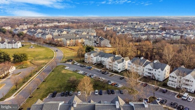 Building Photo - 8385 Montgomery Run Rd