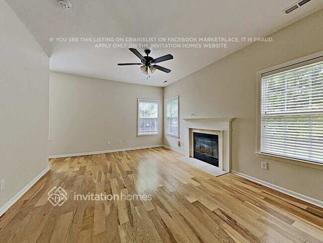 Foto del edificio - 8670 Brook Glen Ln