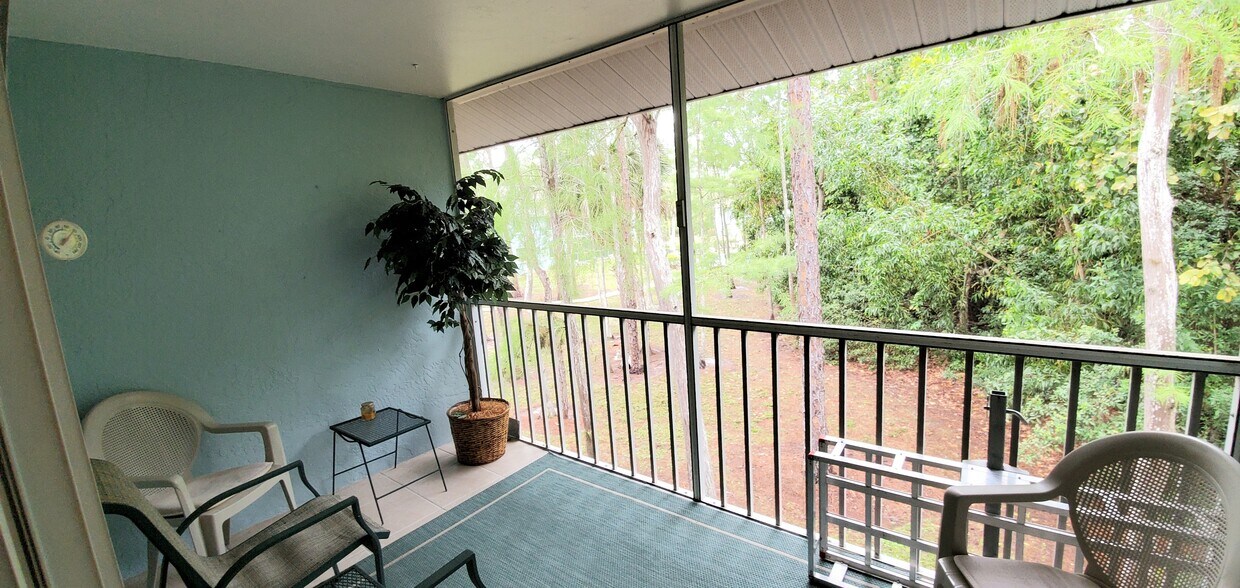 Foto del edificio - 5685 Whitaker Rd