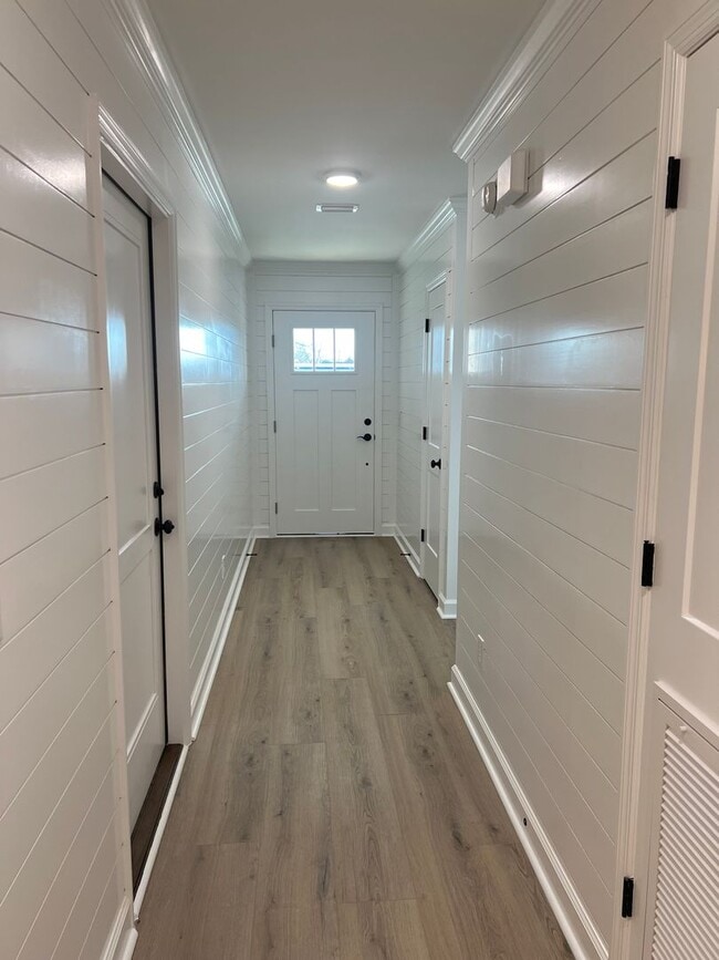 Foto del edificio - Available April!