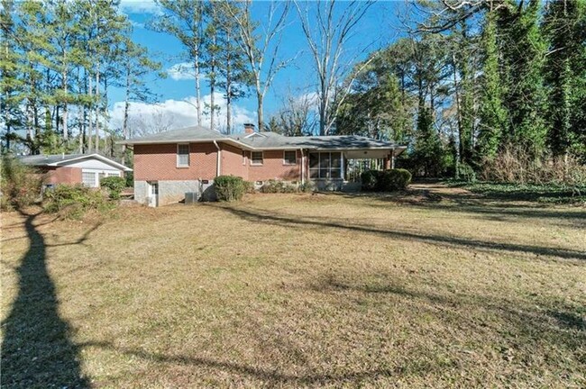 Building Photo - 1825 Dodson Dr SW