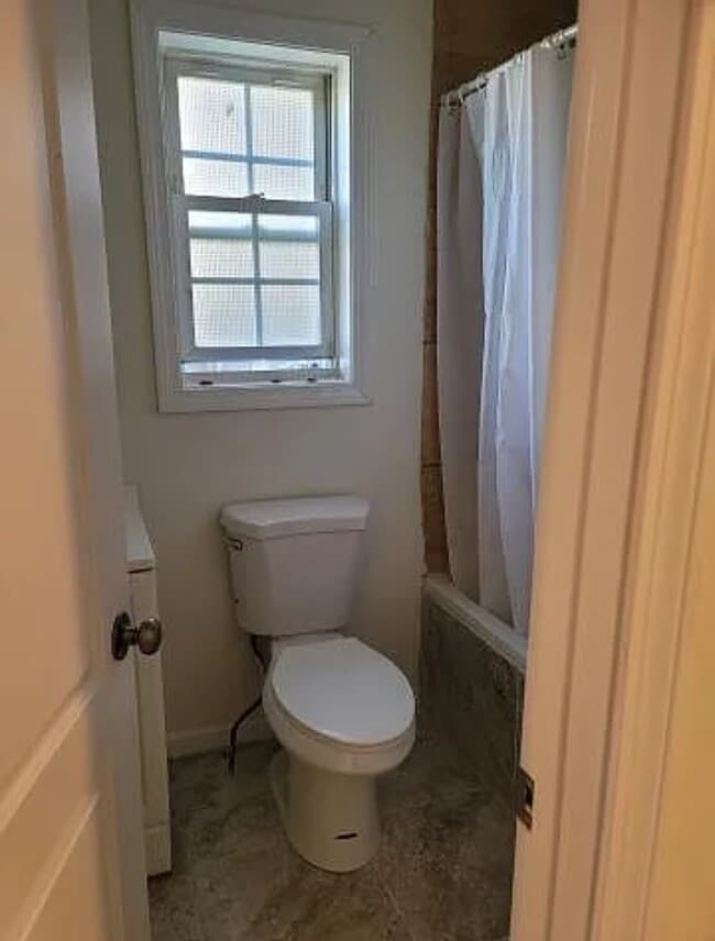 Building Photo - 969 Maplewood Ave