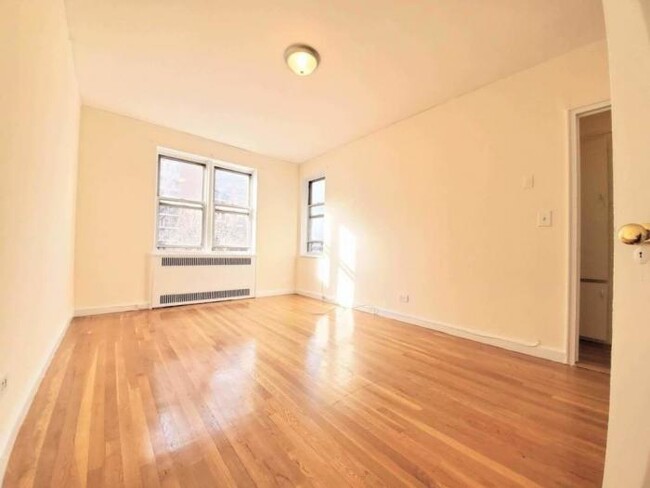 Foto del edificio - 1 bedroom in BRONX NY 10463