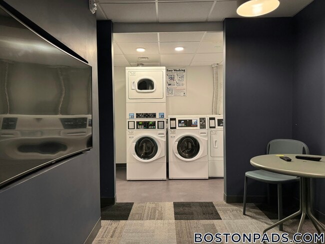 Building Photo - 100 Hemenway St