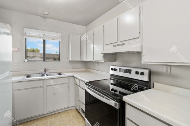 Foto del edificio - 326 W 25th St